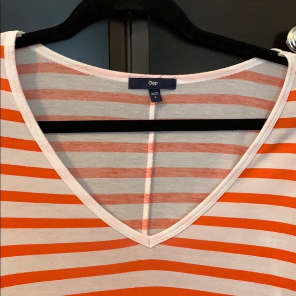 Gap V Neck  Orange Stripes T-Shirt - Picture 3 of 5
